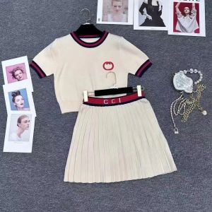 女性スポーツウェアデザイナーセクシーセットファッション春/夏カジュアルショートパンツ2ピースセット女性用服のサイズS-XL