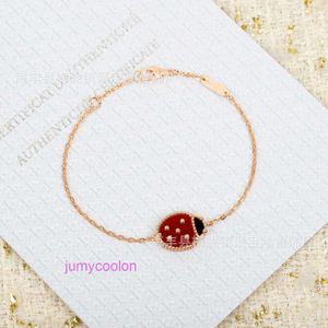 Designer Jewelry Luxury Bracelet Vanccllfe Seven Ladybug Five Flower Rose Gold Double Sided Fritillaria Red Jade Marrow Lucky Bracelet Female BMCW