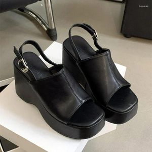 Sandals Sumals Summer Leather Wedge Platform Women Sexy Aberto da altura da altura do dedo traseiro, aumentando o sapato para romano de alta qualidade