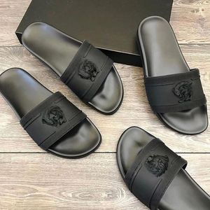 Люксрийные дизайнерские тапочки модные классические классики dhgate мулы сандал повседневный обувь Мул мужские слайдеры Sandale Sliders Metal Logo Slipper Slim