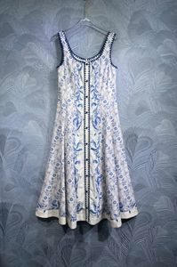 Milan Town 2024 Summer High End europeiska varor Gorgeous Retro Blue and White Porcelain Print En svängande ärmlös tank Top Dress E21