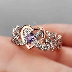 Casal Rings Huitan Creative Womens Heart Rings com Romantic Rose Flower Design noivado de casamento Amor anéis Hot Selling Jóias estéticas S2452301