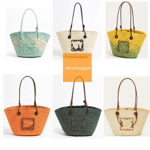 2024 Totes Designer New French Rattan Woven Straw Bag Pastoral Style Tote Seaside Holiday Handbag T240219