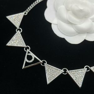 18K Gold Plated Pendant Necklace Design för kvinnor älskar smycken rostfritt stålkedja hänge halsband designer bröllop fest resor simma non fade smycken