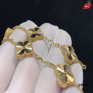 2024 Luxury Van Clover Designer Bracelet Pearl 4 Pieces 18k Gold Necklace Earrings Diamond Wedding Laser Brand Charm YEZW