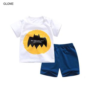 Havalı moda yaz çocukları giyim setleri 2 adet sevimli yarasa adam çocuk tişörtleri ve pantolon yakışıklı bebek erkekler kıyafetler l2405