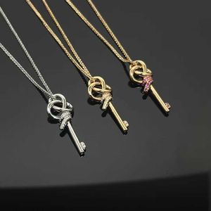 Designer's High Edition New Key Series Woven Knot Halsband Kvinnor Små storlek Set med Pink Diamond Rose Gold Lock Bone Chain