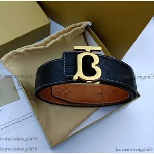 Barbbery Designer Belt Женщина роскошная кожаная триумф ремни мужская леди повседневное гладкое прялее металлическое ремень с коробкой любимой коз