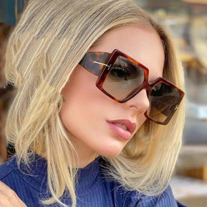 Солнцезащитные очки 2022 Классическая квадратная квадрат негабаритные женщины модные черные леопардовые солнечные очки женский градиент винтаж большие оттенки UV400 207n