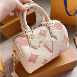 2024 Designer Bag You Deserve It Is Made Of Leather And Can Be Used As A Shoulder Crossbody To Look Luxurious Stylish M46397