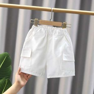 Shorts New Fashion White Kids Boys jeans pantaloni pantaloni per bambini abbigliamento per bambini pantaloni da ginocchio per bambini pantaloni per bambini estate pantaloncini y2405249nix