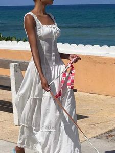 Grundläggande avslappnade klänningar Sexig vit veckad semesterklänning Kvinna Lace Up Square Collar Ruffles Female Dresses Elegant Button Slveless Beach Vestido Y240524