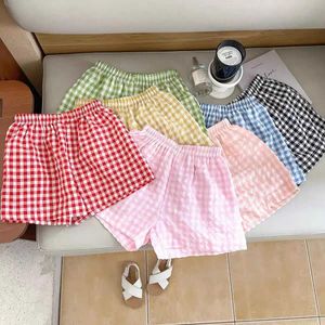 Shorts Play Short Girls New Casual Trend Solid Color Versatile Shorts Outside Wear Summer Fashion Beach Shorts Childrens Loose Pants Y240524