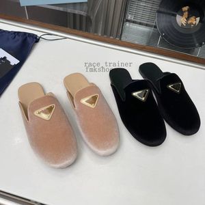 Designer Summer Women slippers Sandals loafer Flat Slides Flops Triangle leather Outdoor Loafers Bath Shoes Beachwear Slipper Black White Brown fashion shoes 02