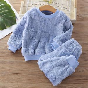 Herbstflanellbaby halten warme Kinder Pamas Kaninchen Prinzessin Girls Kleidung Kleinkind Jungen Set Nachtwäsche 2 bis 6 Jahre L2405