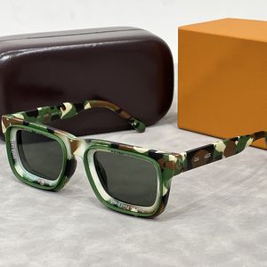 Lyxdesigner solglasögon män kvinnor solglasögon klassiska märke lyxiga solglasögon mode UV400 Goggle med Box Retro Eyewear Travel Beach Factory Store bra trevligt