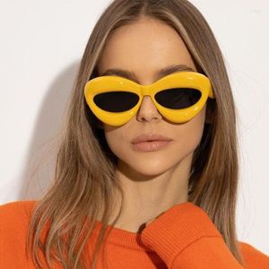 Okulary przeciwsłoneczne 2022 Modna unikalna seksowna usta marka marki vintage punk kolor kolorów słonecznych żeńskie śmieszne imprezy 285t