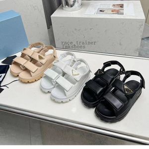 Designer-Hausschuhe Häkeln Flachform Slides Dad Plattform Leder Sandalen Raffia Neuauflage Strand Frauen Luxus Mules Raffie Dicke Boden Sommer gewebt 5.23 01