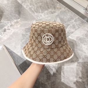 Дизайнерская шляпа роскош