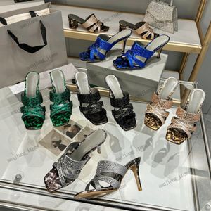 Pantofole in pelle abbellite in oro d'oro d'argento nuovissimi da donna Sanguini da donna Teli sandali Sandali Summer Scarpe estate Strappy Rhinestone Blocco Taghi quadrati Mule