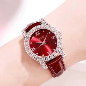 Nowy moda studencka Wzór Słońca Damskie Watch Watch Water Diamond jasny skórzany pasek Casual Wszechstronny kwarc