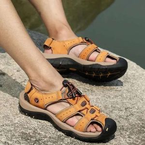 Macho Summer Casual Casual para sandálias Homens de couro lazer ao ar livre sapatos de água respirável moda 2f4