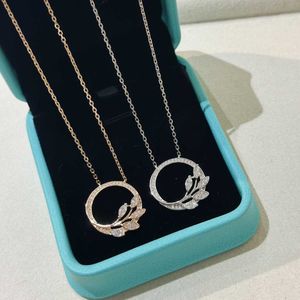 Designer's Brand Iris Round Pendant with Branches and Leaves Necklace 925 Sterling Silver Horse Eyes High Carbon Diamond Light Luxury Flower Collar Chain Female