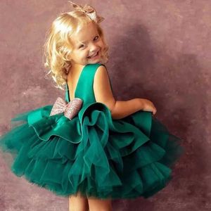 Flickans klänningar Bow Cute Girls Christmas Party Princess Dresses Backless Elegant Kids Wedding Födelsedag Gala Dress Green Xmas Evening Ball Gown T240524