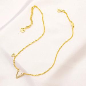 Luxury Brand Designer necklace Fashion Letter collarbone chain Four leaf clover Necklace 18K Gold Plated Beads Chain Jewelry Accessories Gifts NO box