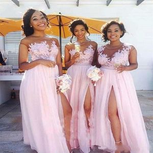 Pink Country Bridesmaid Dress Illusion Long Chiffon Vintage spetslock ärmar Split Maid of Honor -klänningar plus storlek 2526