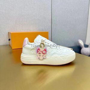 2024 Discovery Sneakers Lace-Up أحذية جلدية حقيقية الحجم 35-46 طباعة منصة أحذية سباحة زهرة