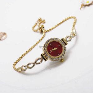 Nuovo orologio da donna con diamanti di moda con rettifica gratuita Accessori di gioielli di lusso a luce braccialetta versatili