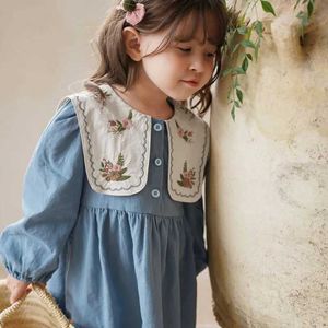 Sukienki dziewczynki Zestawy odzieży dziewczyny sukienka wiosna i jesień dziecięce moda Koreańska sukienka dla dzieci 2-7y Haft Lapel z długim rękawem