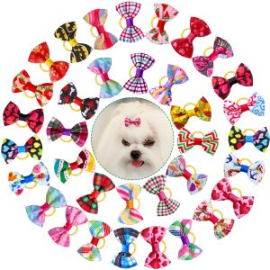 20個の犬弓ペット犬のグルーミングアクセサリー製品手作りクリスマス小さな犬の髪bow