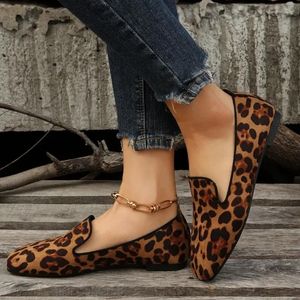 Повседневная обувь Fashion Женские квартиры леопардовые лоферы.