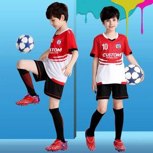 Jerseys hurtowa osobowość Kid Football Shirt poliester oddychający dla dzieci mundurek piłkarski koszulka piłkarska dla młodzieżowego chłopca Y304 T240524