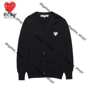 UOMINI DESIGNER SWEATERS CDGS Play Sighi Magile Comes Casual Casualità Distinta Distinta Garcons con cappuccio Red Heart Cuore lungo Cardigan Cardigan Abbigliamento invernale 577