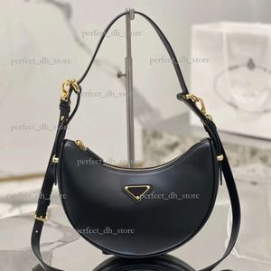 المثلث الأزياء Underarm Crescent Moon Bag Luxury Leather Cross Body Tous 10A حقائب مصممة للسيدات Pradhandbag Dhgate Mens Coot Conder Lindarm Half Moon Bag