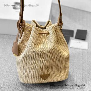 Summer Beach Bag Designer Tygväska Straw Bags Treasure-G Top Designer Bag Womens Mesh Woven Luxury Handbag Triangle Stor kapacitet mjuk ihålig shopping axelväskor