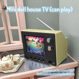 1 12 Dollouse Miniature TV Video Playable Mini Television Modelo da sala de estar da sala de estar em casa Acessórios decorativos de bonecas 240522