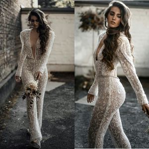 Bohemian 2021 Jumpsuits Bröllopsklänningar Lace Appliqued Bridal Glänningar Deep V Neck Pärled Crystal Boho Robes de Mariee 228e