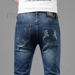 Herr jeans designer sommar tunna högkvalitativa jeans för män 2024 ny smal passform liten rak trendiga casual byxor mångsidig tb tryck 27wg