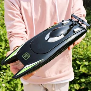 2,4 g RC Hochgeschwindigkeits -Rennboot wasserdichte Doppelmotor -Fernbedienung Professionellem Speedboat 805 Geschenke Spielzeug für Jungen 240523