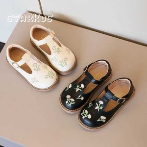 Flat shoes Flower embroidery T-belt Mary simple shoes for girls spring leather slippers for babies and children vintage ballet apartment lace decoration Q240523