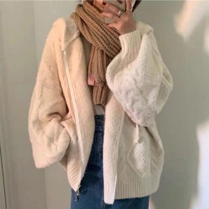 Bluzy damskie Koreańskie zabytkowe kobiety Kardigan 2024 Autumn Winter Hooded Twist Sweter Kobieta z Long Rękaw szydełka ciasta Y2K