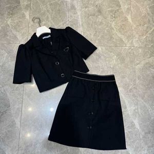 Dwuczęściowa sukienka najlepsza marka marki mody mody damską Slim Fit Black Prosta swobodna, długie, urocze set dziewczyna biała księżniczka