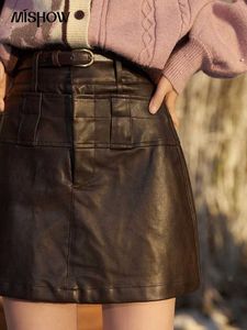 Röcke Mishow Damen Y2K PU Leder Mini Lederwaren Herbst 2023 hohe Taille Kurzes Vintage Vorhaut Gurt Womens Kleidung MXC56B0170 S24524