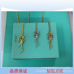 Designer's Brand Keys Series Gold Plating Plated 18K Rose Inlaid Diamond Wrapped Knyckelhalsband