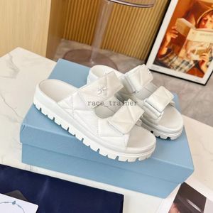 Designer-Hausschuhe Häkeln Flachform Slides Dad Plattform Leder Sandalen Raffia Neuauflage Strand Frauen Luxus Mules Raffie Dicke Boden Sommer gewebt 5.23 03