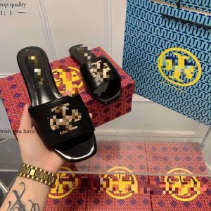 ToryBurche Sandal Women's Summer Toryb Sandal Designer Shoe Outerwashion Tori Tori Sandal本物のレザー特大のボトムサンダルビーチシューズToryb 938